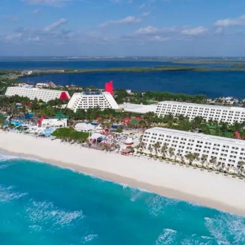 What Spring Break Looks Like In Cancun