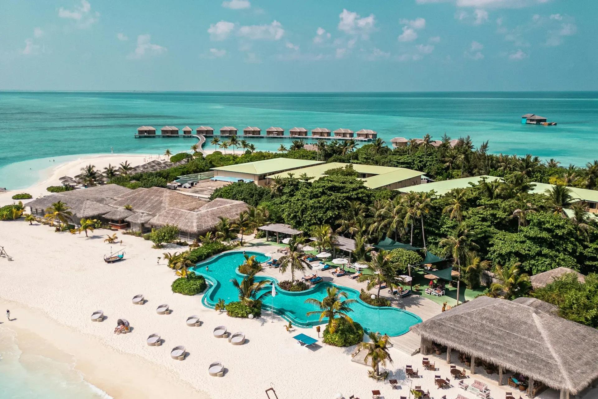 All-inclusive spring break resort with pool and beach
