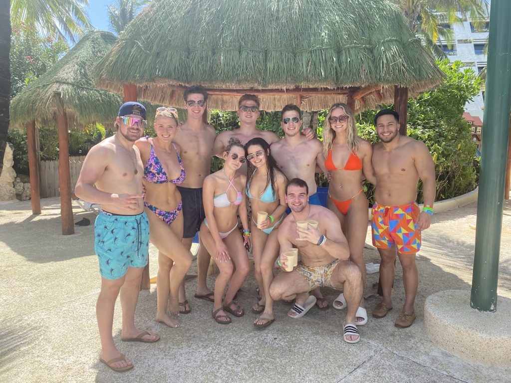 Group of students in oasis cancun